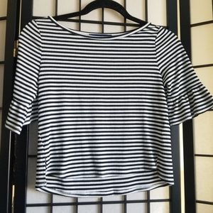Weavers girls nwot stripped shirt💫